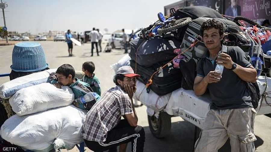 وسرعان ما حزم السوريون ما يملكون من أمتعة وقرروا العودة