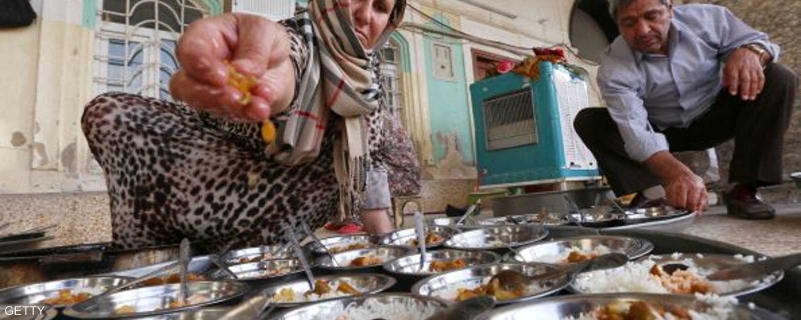 أكراد يجهزون وجبات إفطار مجانية لضيوفهم النازحين واللاجئين من العراق وسوريا