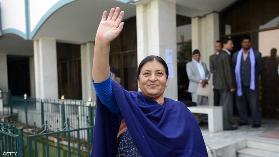 بيدهيا ديفي بهانداري رئيسة نيبال التي انتخبها البرلمان،، كأول امرأة رئيسة للدولة الواقعة في جبال الهيمالايا