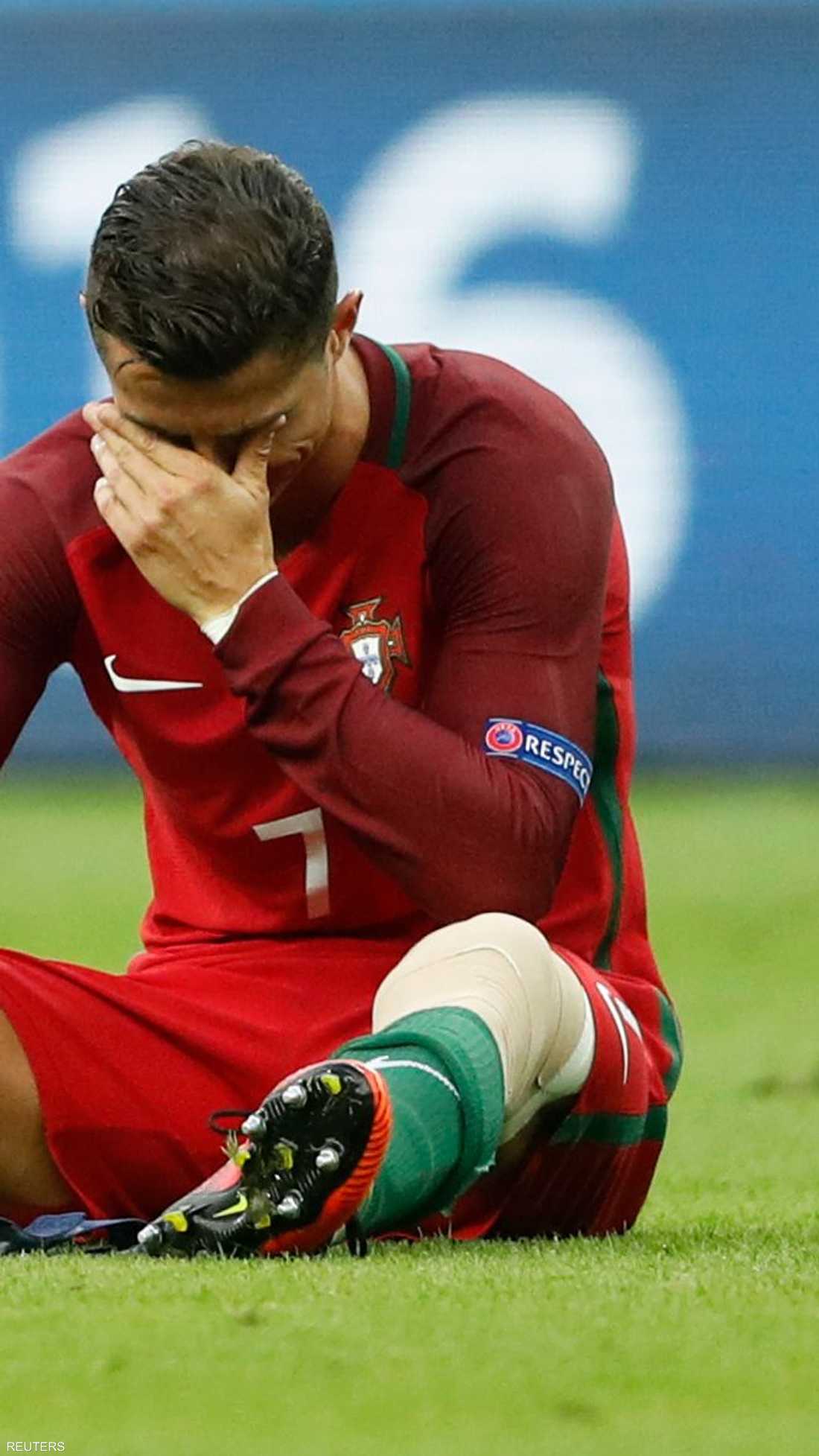 كريستيانو رونالدو غادر الملعب مصابا.. وباكيا