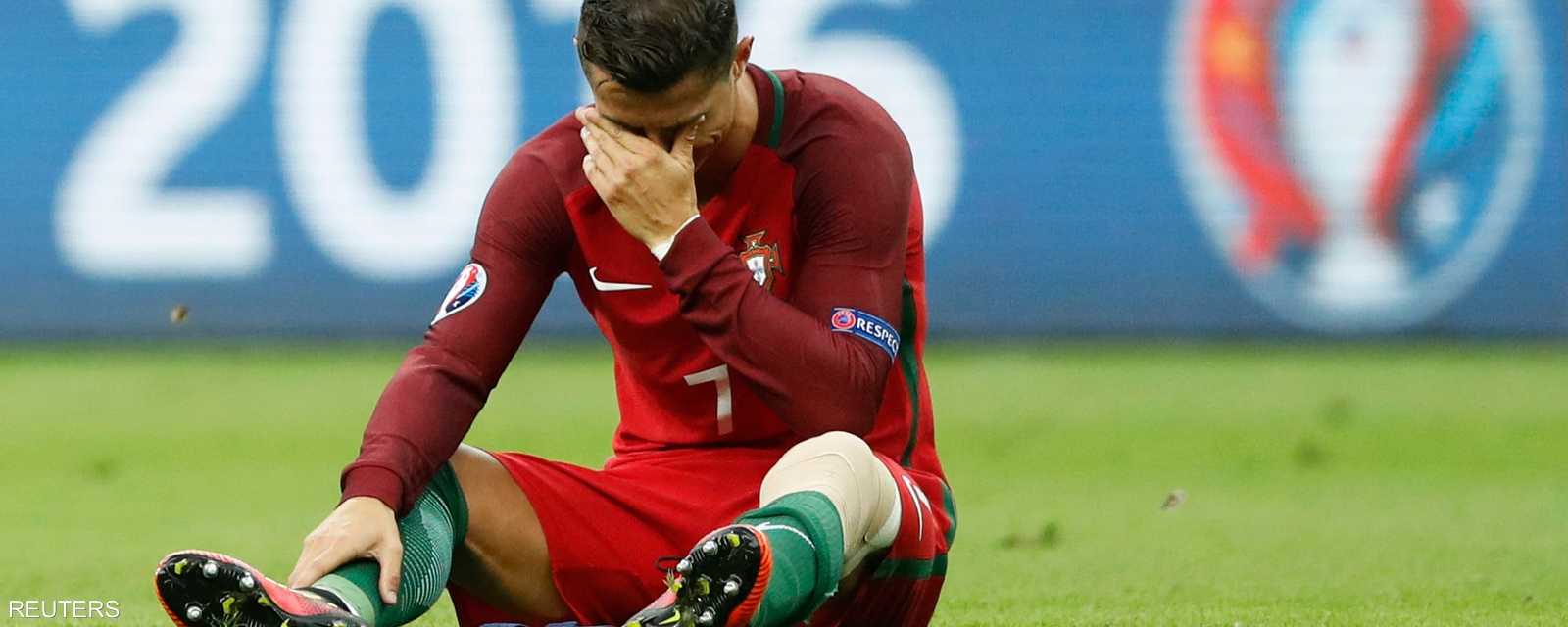 كريستيانو رونالدو غادر الملعب مصابا.. وباكيا