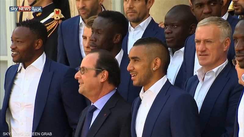 هولاند يستقبل "الديوك"