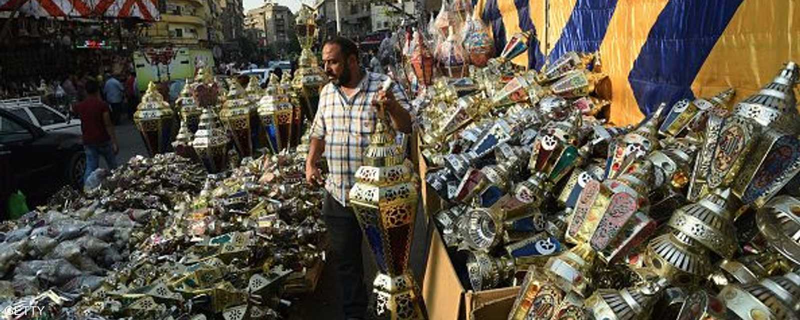 صناعة الفوانيس تستمر طيلة العام في مصر