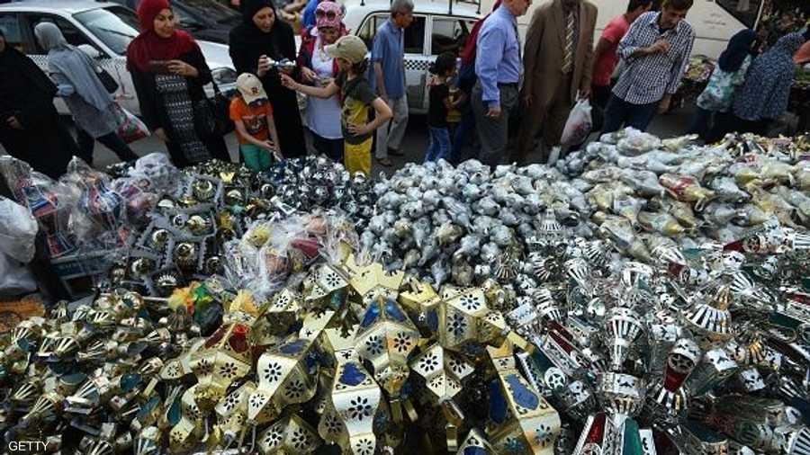 الفوانيس العصرية تعتمد على إضاءة البطارية