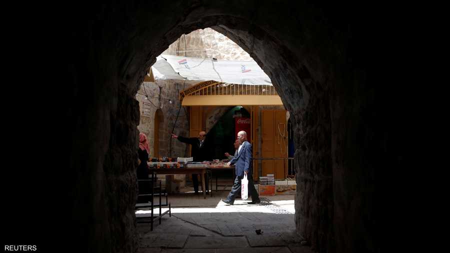 الفلسطينيون يستقبلون رمضان بمذاق مختلف