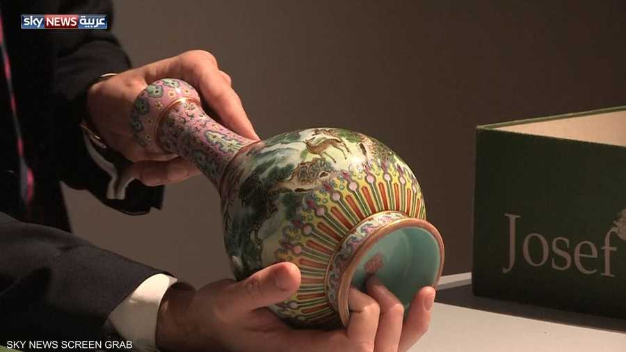 23 مايو، مزهرية صينية من الخزف تعود للقرن 18 بـ700 ألف يورو