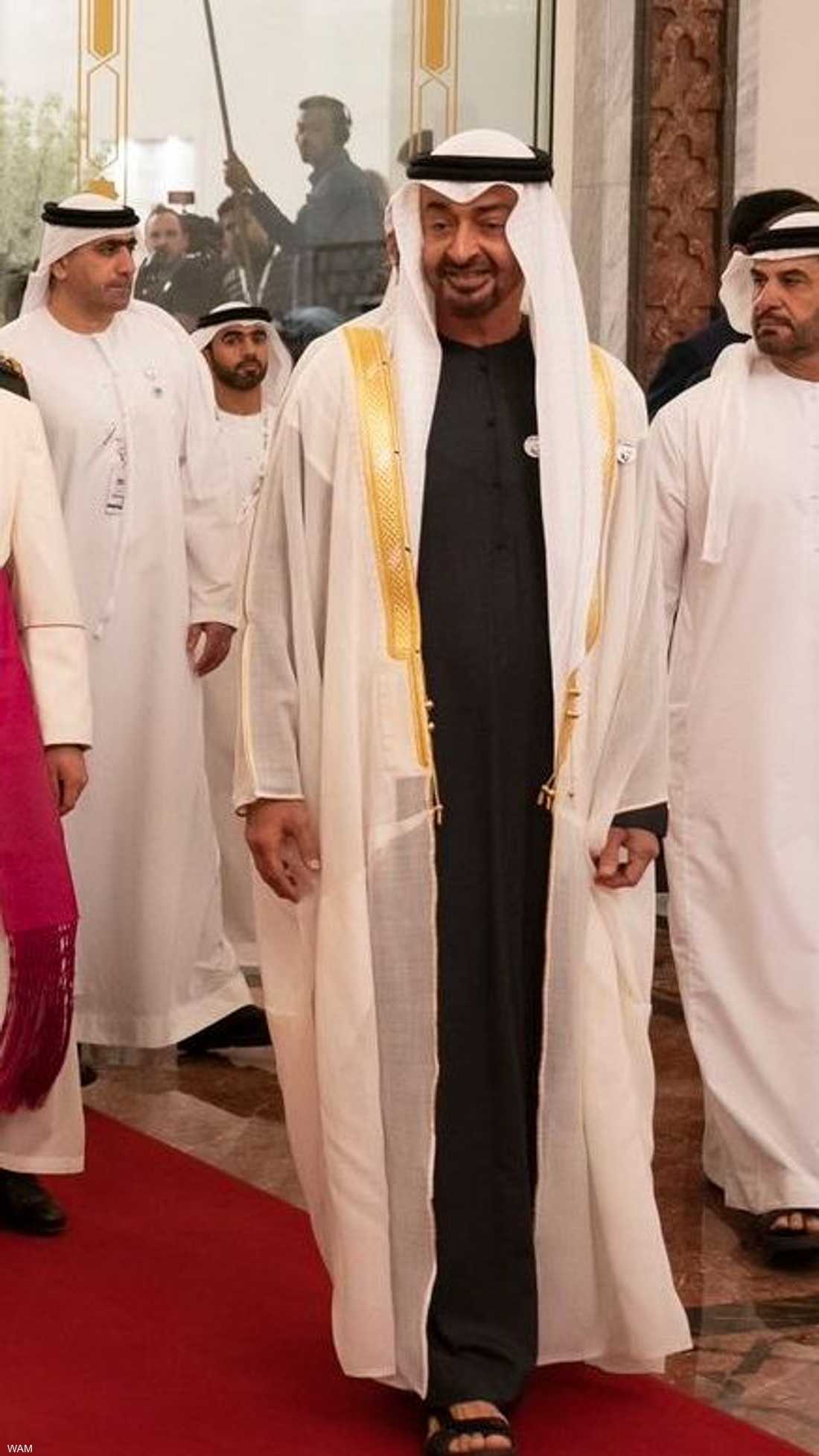 محمد بن زايد يرحب بضيفي الإمارات.. شيخ الأزهر والبابا فرنسيس