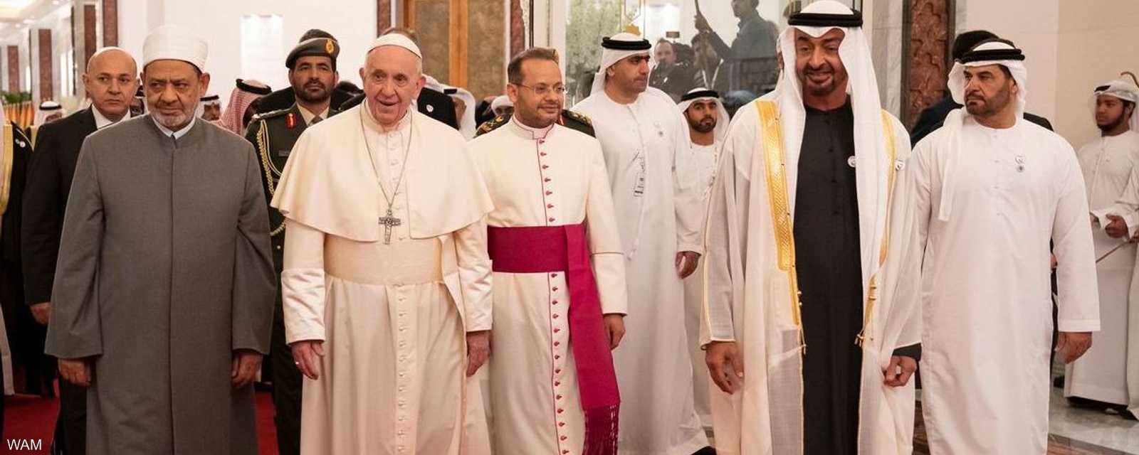 محمد بن زايد يرحب بضيفي الإمارات.. شيخ الأزهر والبابا فرنسيس