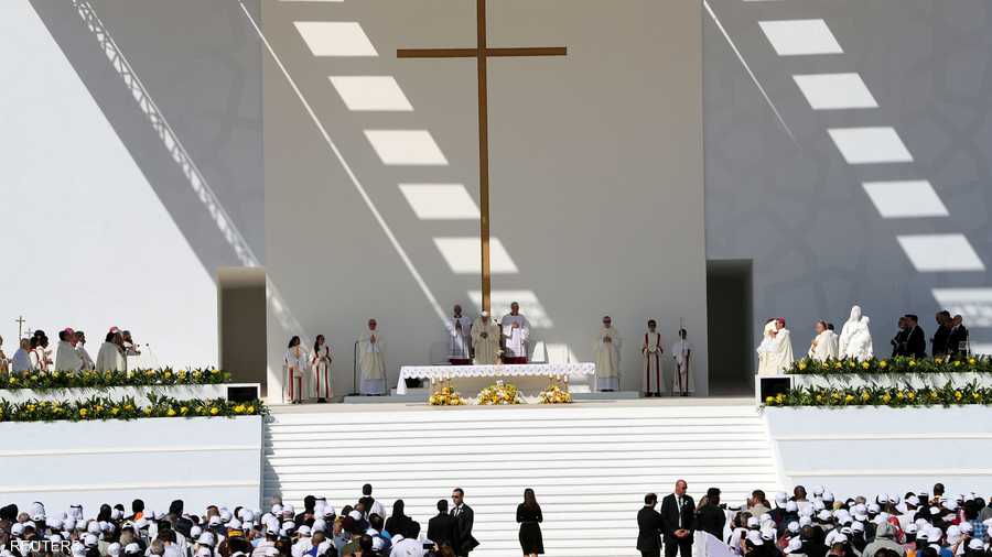 يشار إلى أن مدينة زايد الرياضية إحدى معالم النهضة الحضارية العمرانية التي أرسى قواعدها مؤسس دولة الإمارات، الشيخ زايد.