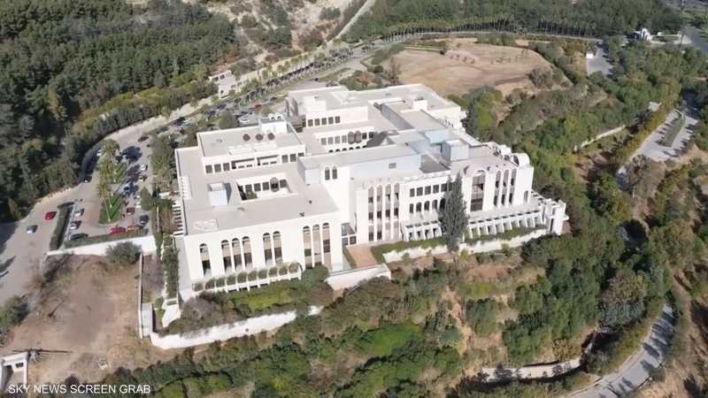 ملاحقة دولية لثروات عائلة الأسد وسط غموض يكتنف حجمها