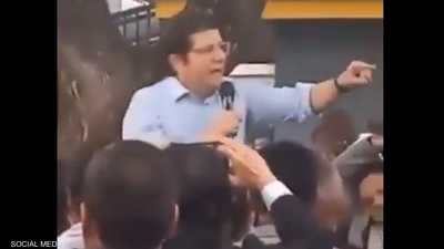 فيديو.. رصاصة تصيب مرشحا رئاسيا بين أنصاره في كولومبيا