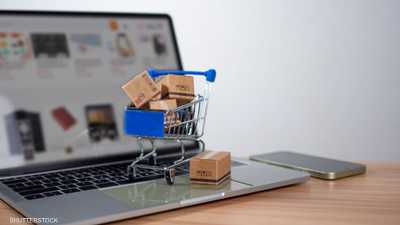 التسوق الليلي عبر الإنترنت.. عادة ممتعة أم فخ مالي؟