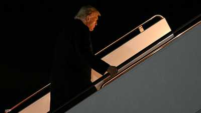 ترامب يلتقي أمير قطر على متن طائرته الرئاسية بطريقه لماليزيا