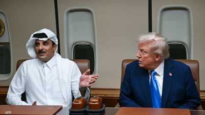 ترامب يلتقي أمير قطر ورئيس وزرائها خلال توقف في الدوحة