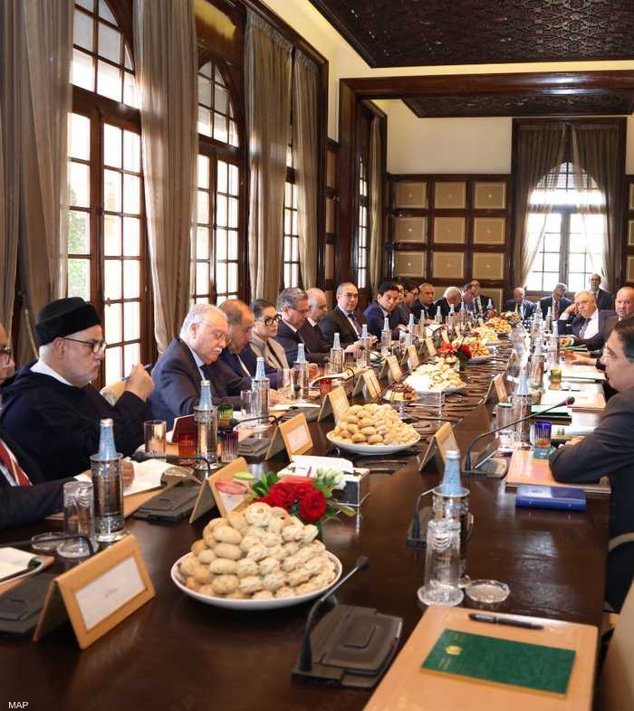 اجتماع مع زعماء الأحزاب لتحيين مخطط الحكم الذاتي