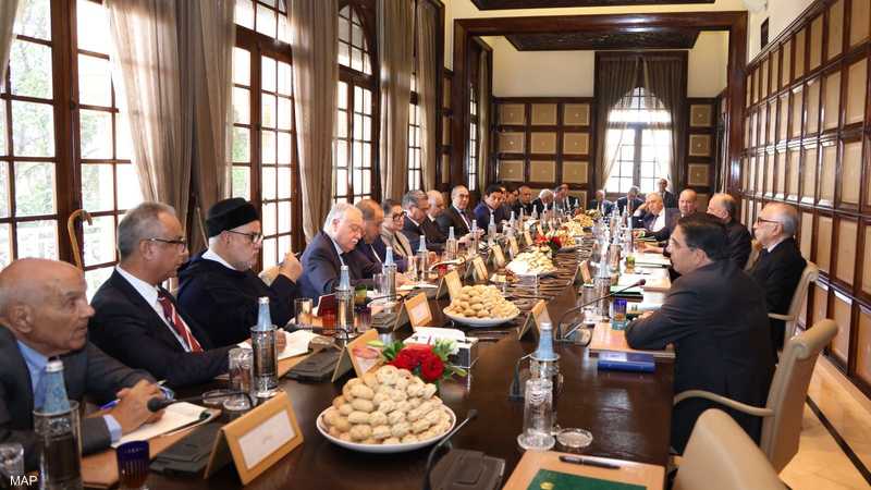 اجتماع مع زعماء الأحزاب لتحيين مخطط الحكم الذاتي