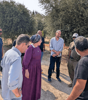 أجرت وزيرة الاستيطان الإسرائيلية جولة ميدانية في نيتسانا