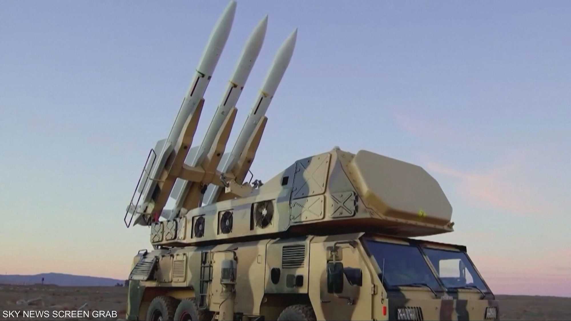 إيران تُعيد التأكيدَ على تمسكها ببرنامجها الصاروخي