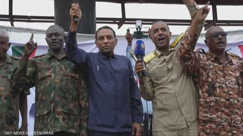 6 أشهر على حكومة كامل إدريس.. قيود الجيش تعيق الإصلاحات