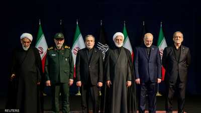 جنازة خامنئي.. كيف كشفت "تصدع النظام" في إيران؟