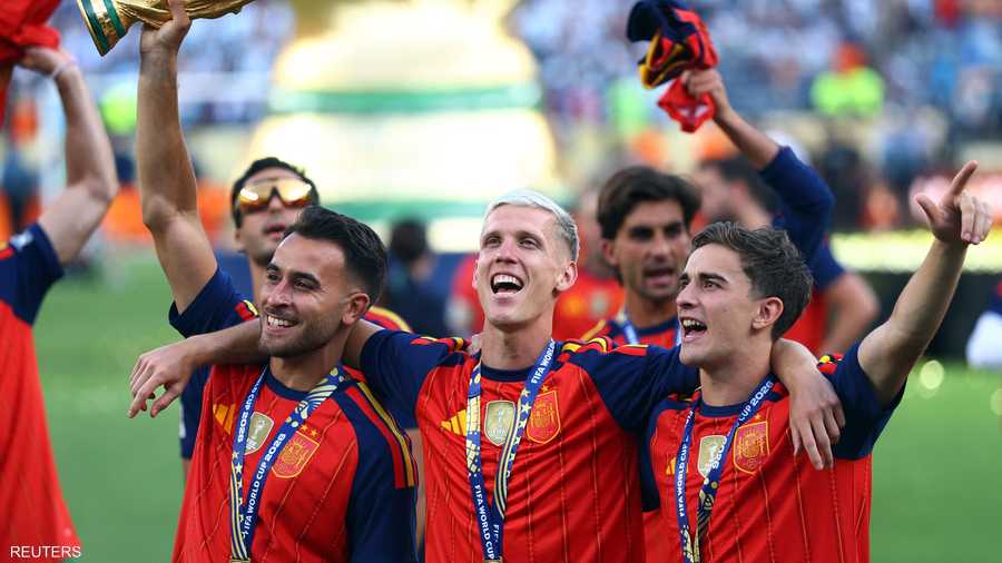 فرحة لاعبي منتخب إسبانيا بإحراز لقب كأس العالم للمرة الثانية في تاريخ "الماتادور".