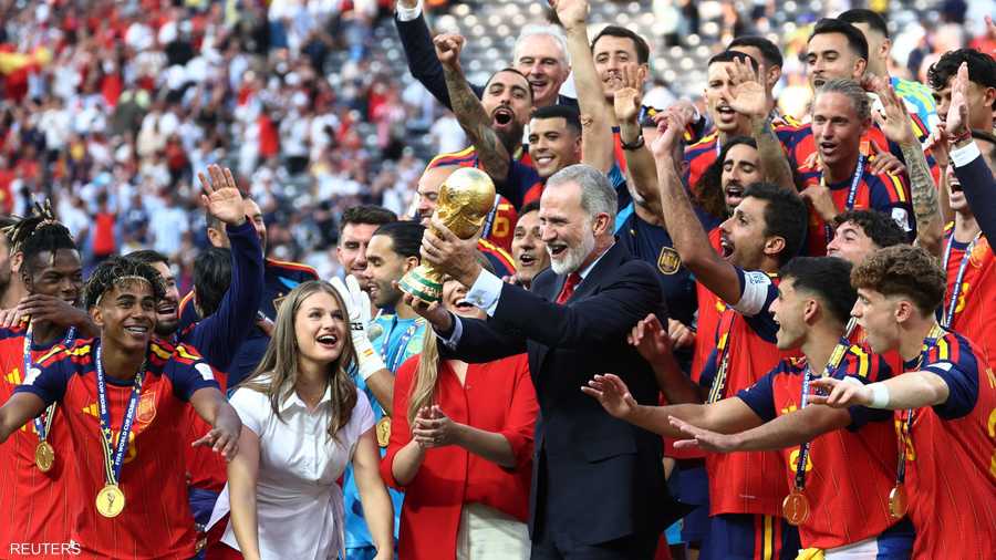 فرحة ملك إسبانيا فيليب السادس بتتويج منتخب بلاده بلقب المونديال.