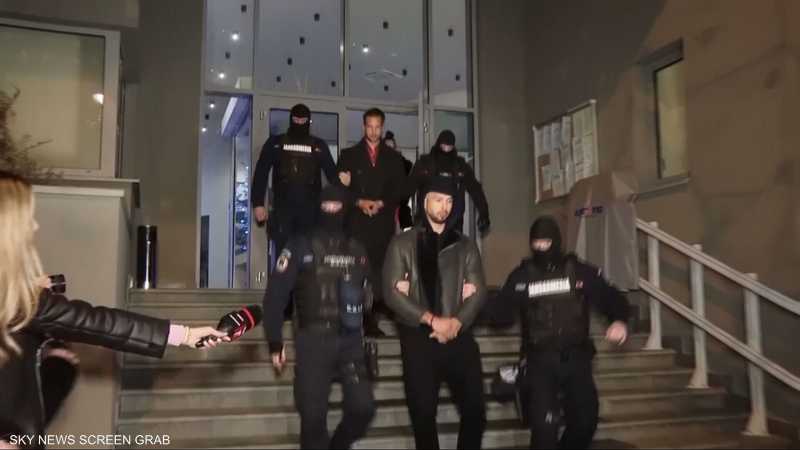 أندرو تيت".. من شخصية شهيرة إلى موقوف بـ 59 تهمة جنائية