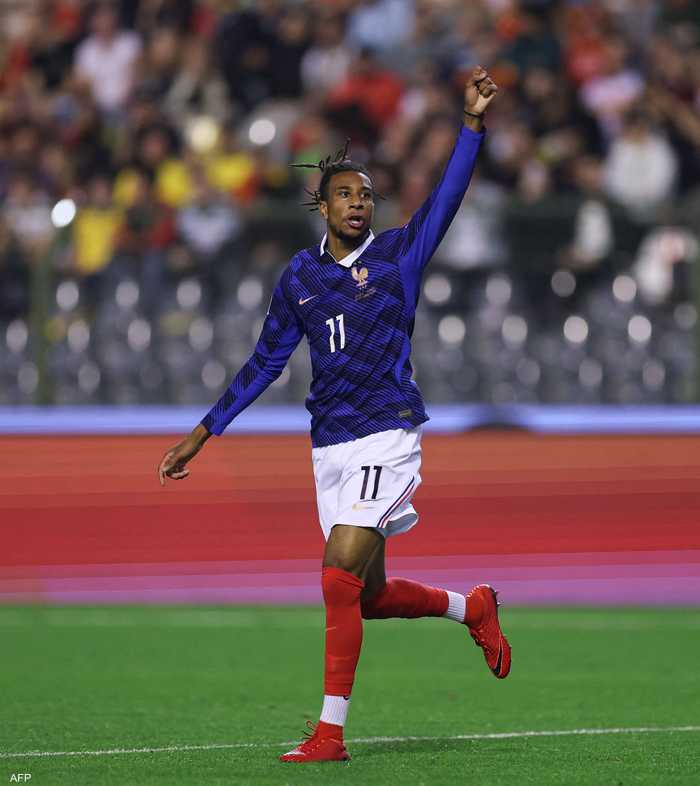 لاعب خط الوسط الفرنسي مايكل أوليسيه