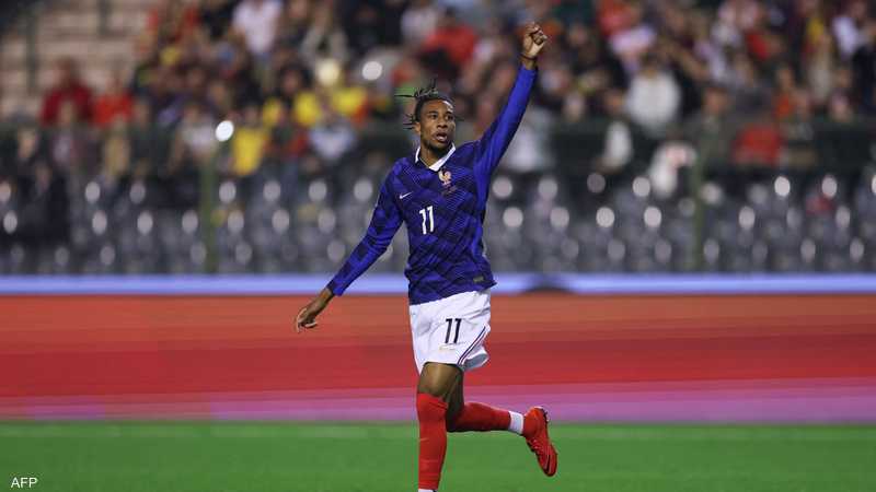 لاعب خط الوسط الفرنسي مايكل أوليسيه