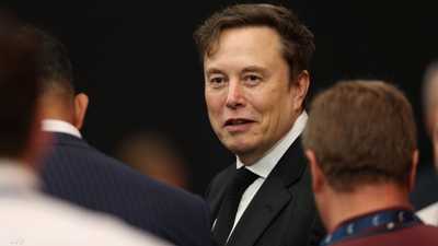 ماسك يسخر من مؤسس "أمازون" ويتهمه بـ"النسخ"